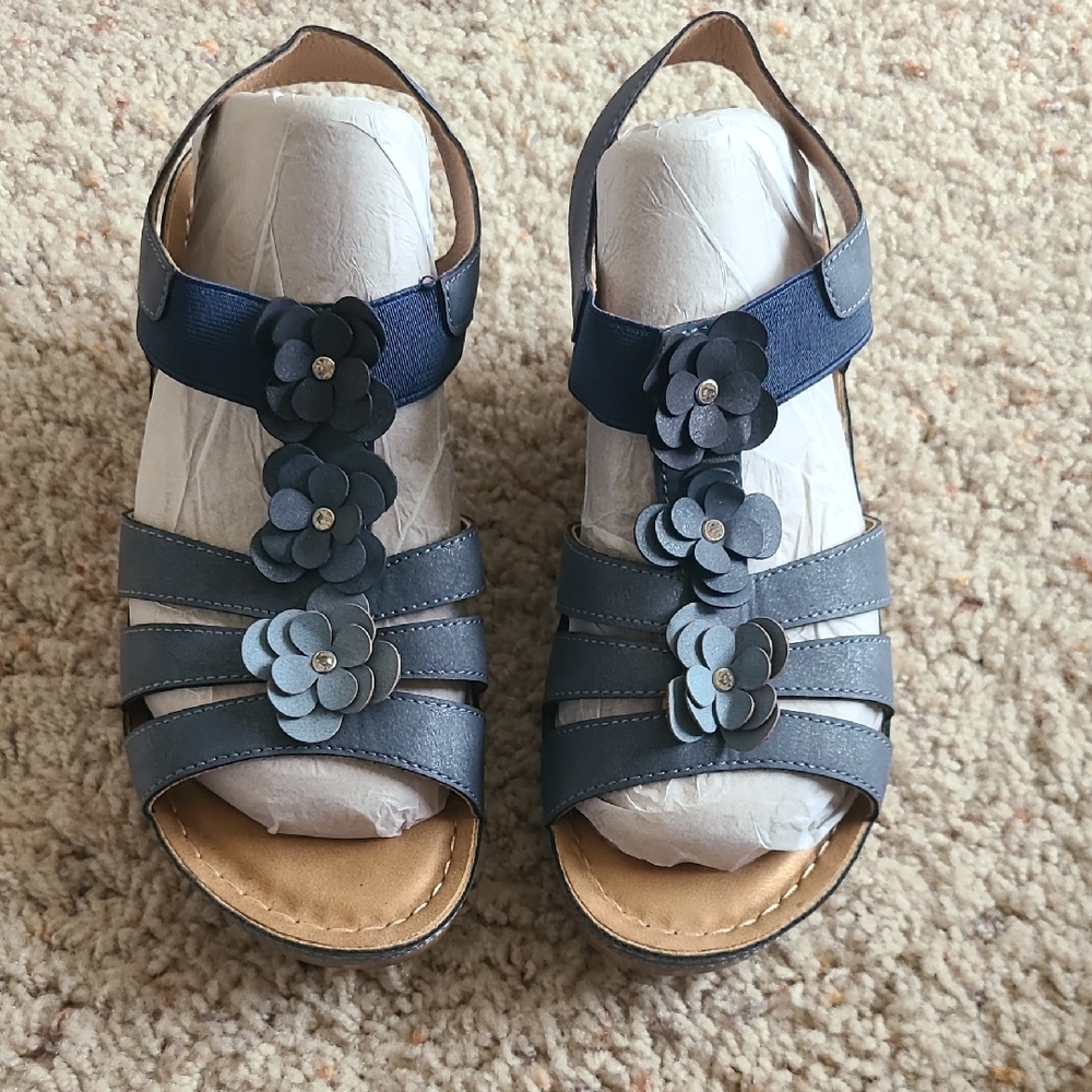 Floral Accent Blue and Gray Sandals
